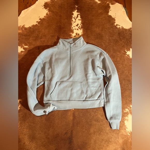 Light blue cropped half zip sweatshirt 
size medium
From a boutique or shein - Picture 1 of 2